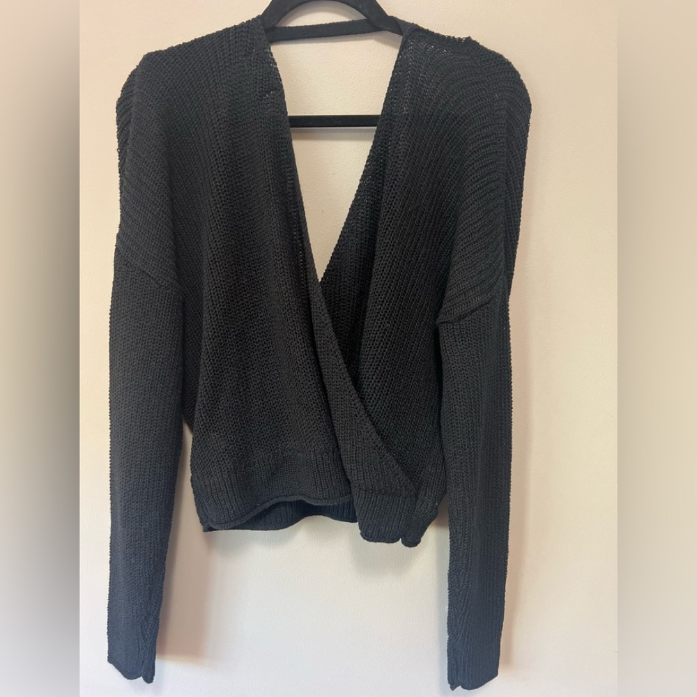 June and Ivy black vneck sweater xS